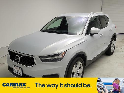 2020 Volvo XC40 T4 Momentum