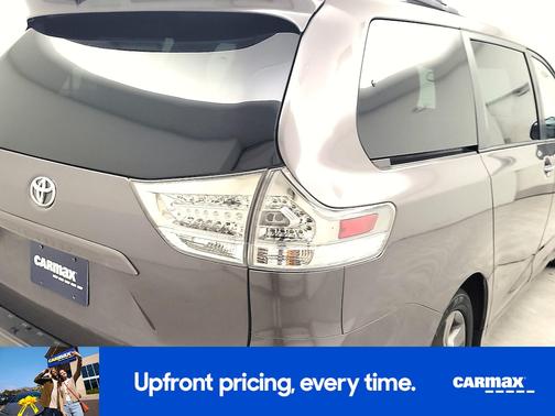 Gray 2016 Toyota Sienna SE