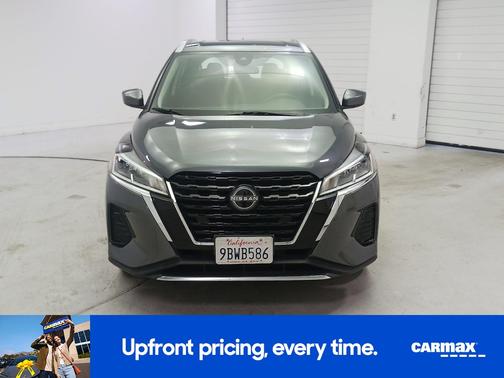 2022 Nissan Kicks SV