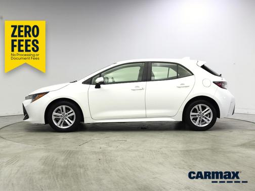 White 2022 Toyota Corolla Hatchback SE