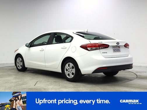 White 2018 Kia Forte LX