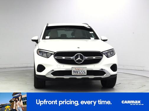White 2023 Mercedes-Benz GLC 300