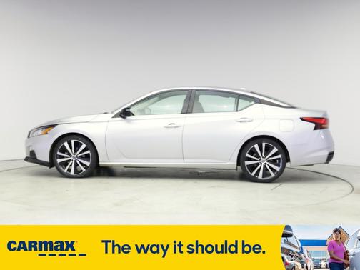 2022 Nissan Altima SR