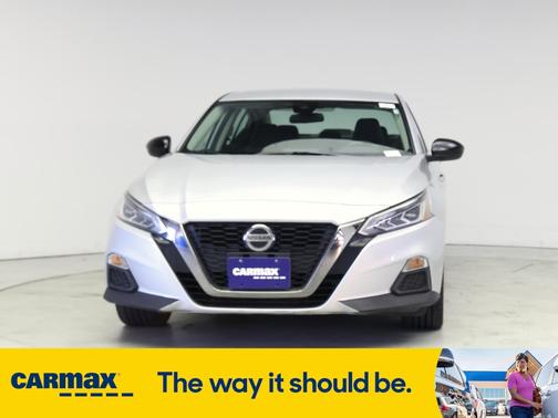 2022 Nissan Altima SR