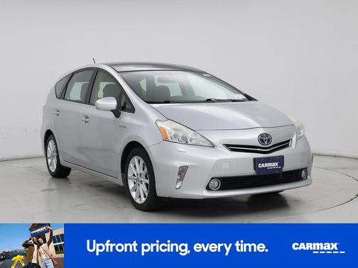 2014 Toyota Prius v Five
