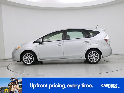 2014 Toyota Prius v Five