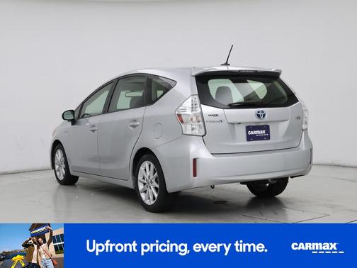 2014 Toyota Prius v Five