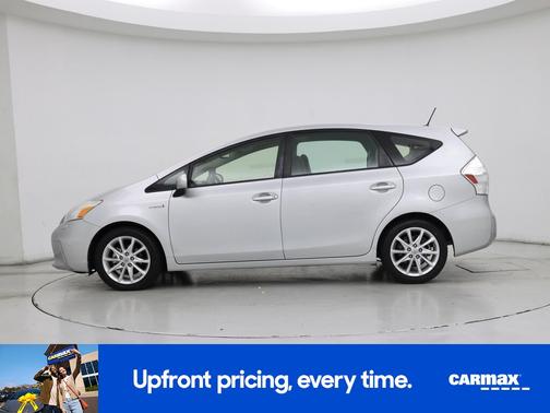 2014 Toyota Prius v Five