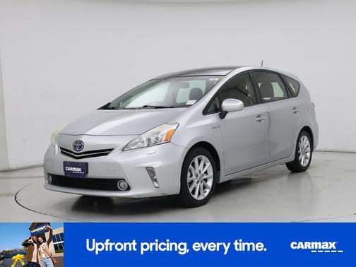 2014 Toyota Prius v Five