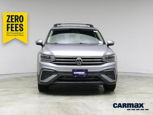 Gray 2022 Volkswagen Tiguan SE