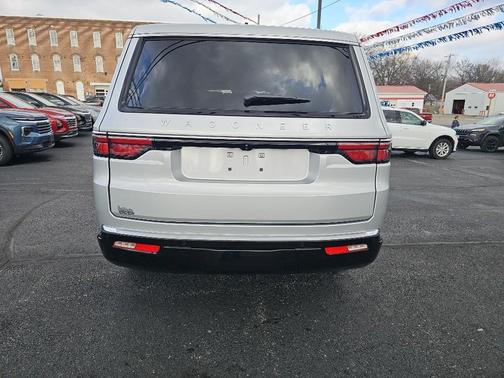 2025 Jeep Wagoneer Base