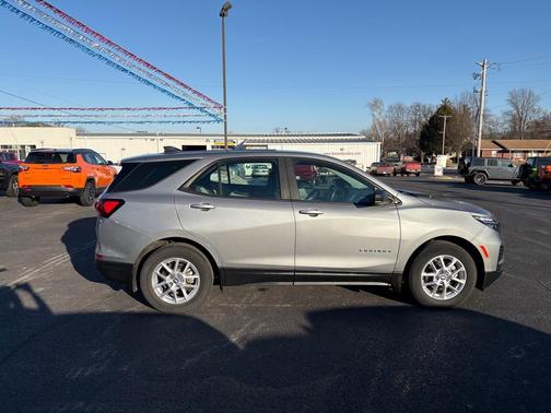2023 Chevrolet Equinox LS