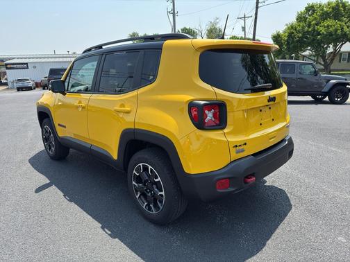 2023 Jeep Renegade Trailhawk