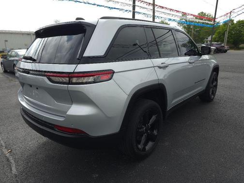 2023 Jeep Grand Cherokee Altitude