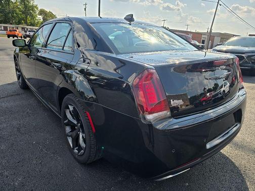 2021 Chrysler 300 Touring L