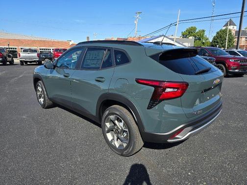 2025 Chevrolet Trax LT