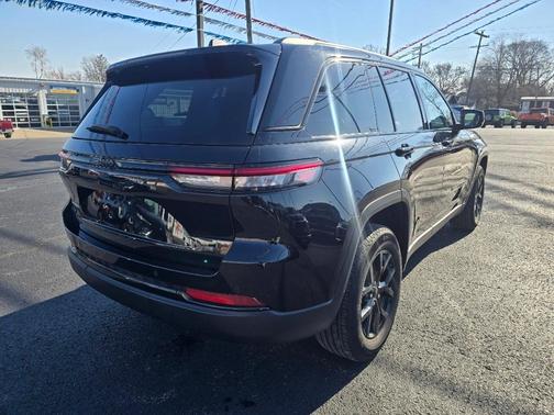 2024 Jeep Grand Cherokee Laredo