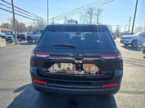 2024 Jeep Grand Cherokee Laredo