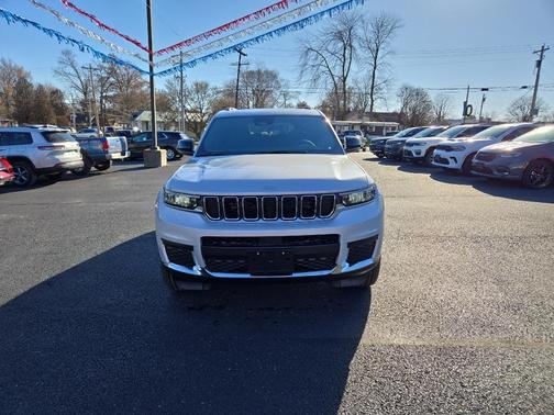 2025 Jeep Grand Cherokee L Laredo