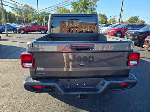 2023 Jeep Gladiator Sport
