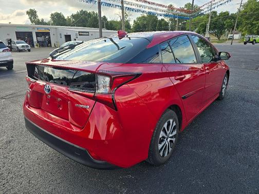 2022 Toyota Prius LE