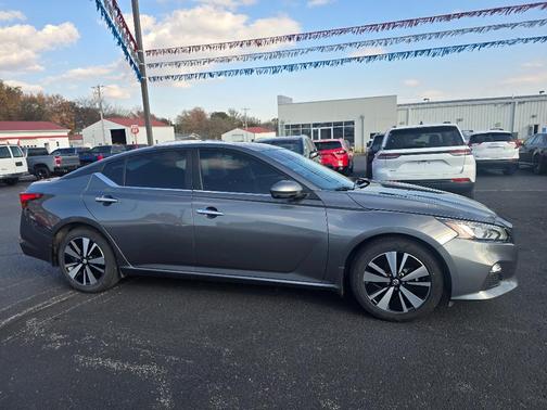 2021 Nissan Altima 2.5 SV