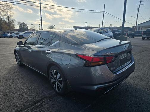 2021 Nissan Altima 2.5 SV