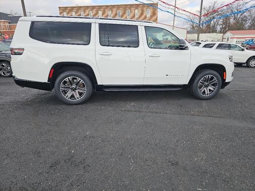 2025 Jeep Wagoneer L Base