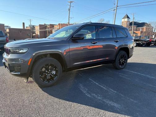 2024 Jeep Grand Cherokee L Laredo