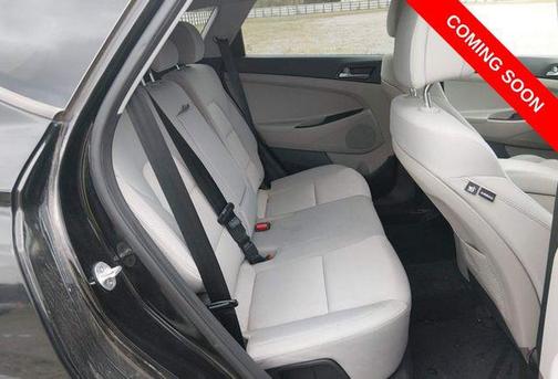 Black Noir Pearl 2018 Hyundai TUCSON SE