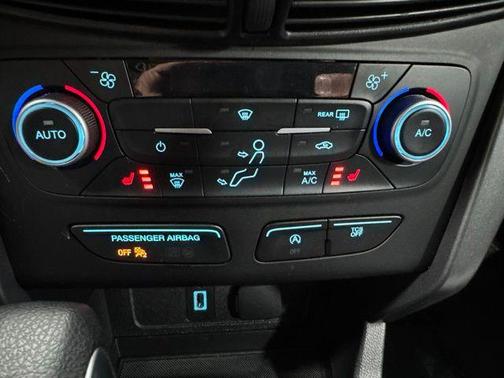 Lightning Blue Metallic 2018 Ford Escape SE