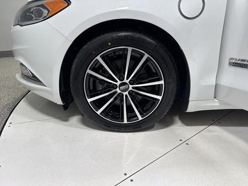 2017 Ford Fusion Energi SE Luxury