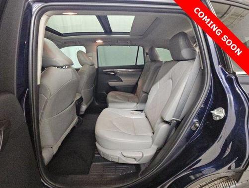 2022 Toyota Highlander Platinum