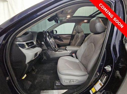 2022 Toyota Highlander Platinum
