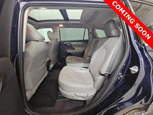 2022 Toyota Highlander Platinum