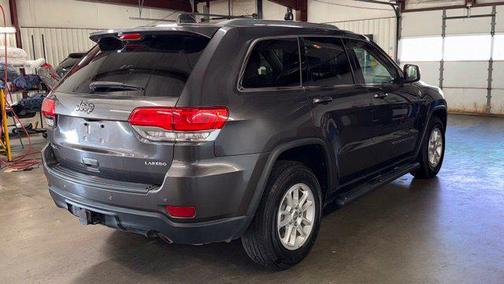 Granite Crystal Metallic Clearcoat 2018 Jeep Grand Cherokee Laredo E