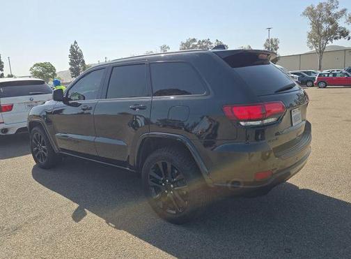 Diamond Black Crystal Pearlcoat 2019 Jeep Grand Cherokee Altitude