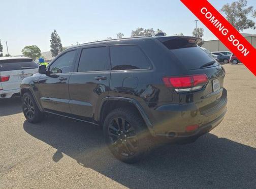 Diamond Black Crystal Pearlcoat 2019 Jeep Grand Cherokee Altitude