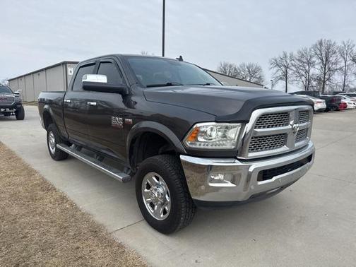 2018 RAM 2500 Laramie Crew Cab 4x4 6'4' Box
