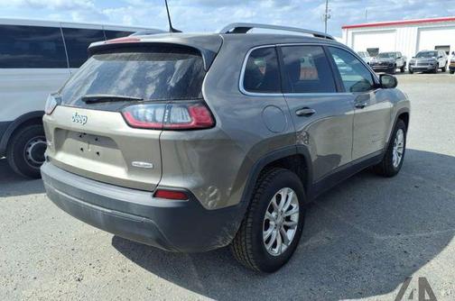 Light Brownstone Pearlcoat 2019 Jeep Cherokee Latitude