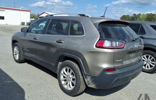 Light Brownstone Pearlcoat 2019 Jeep Cherokee Latitude