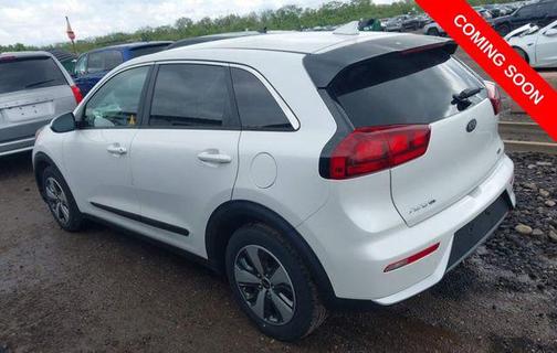 Snow White Pearl 2018 Kia Niro FE