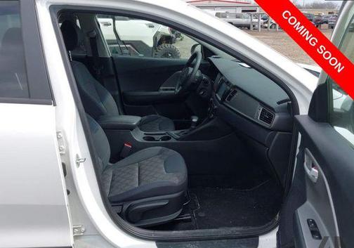 Snow White Pearl 2018 Kia Niro FE