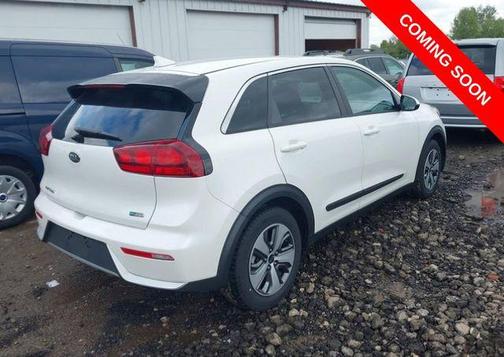Snow White Pearl 2018 Kia Niro FE