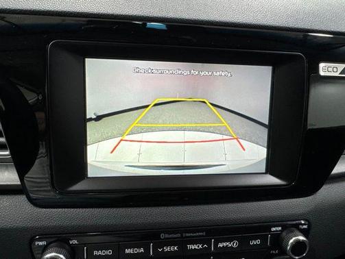Snow White Pearl 2018 Kia Niro FE