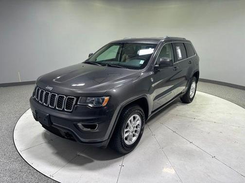 Granite Crystal Metallic Clearcoat 2019 Jeep Grand Cherokee Laredo