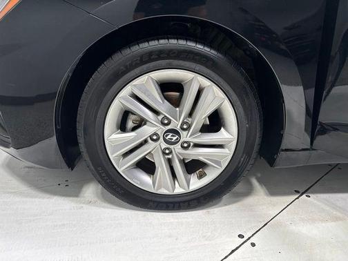 Phantom Black 2019 Hyundai ELANTRA SEL