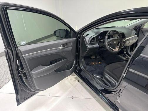 Phantom Black 2019 Hyundai ELANTRA SEL