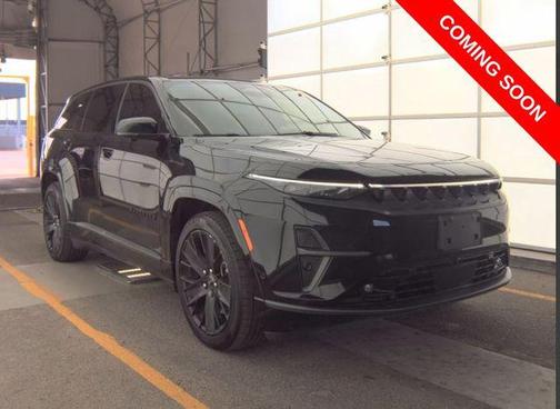 Diamond Black Crystal Pearlcoat 2024 Jeep Wagoneer S Launch Edition