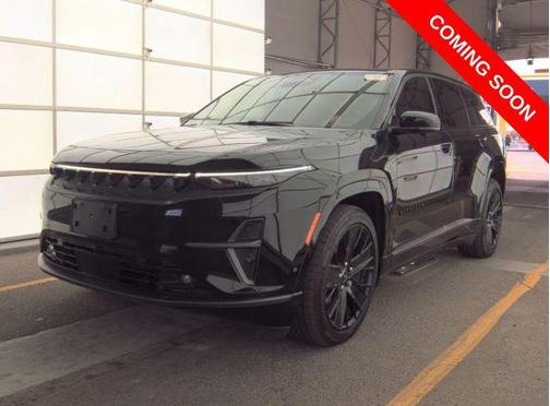 Diamond Black Crystal Pearlcoat 2024 Jeep Wagoneer S Launch Edition